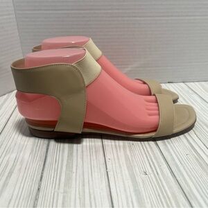 Manolo Blahnik
Leather Gladiator Sandals size 39-9